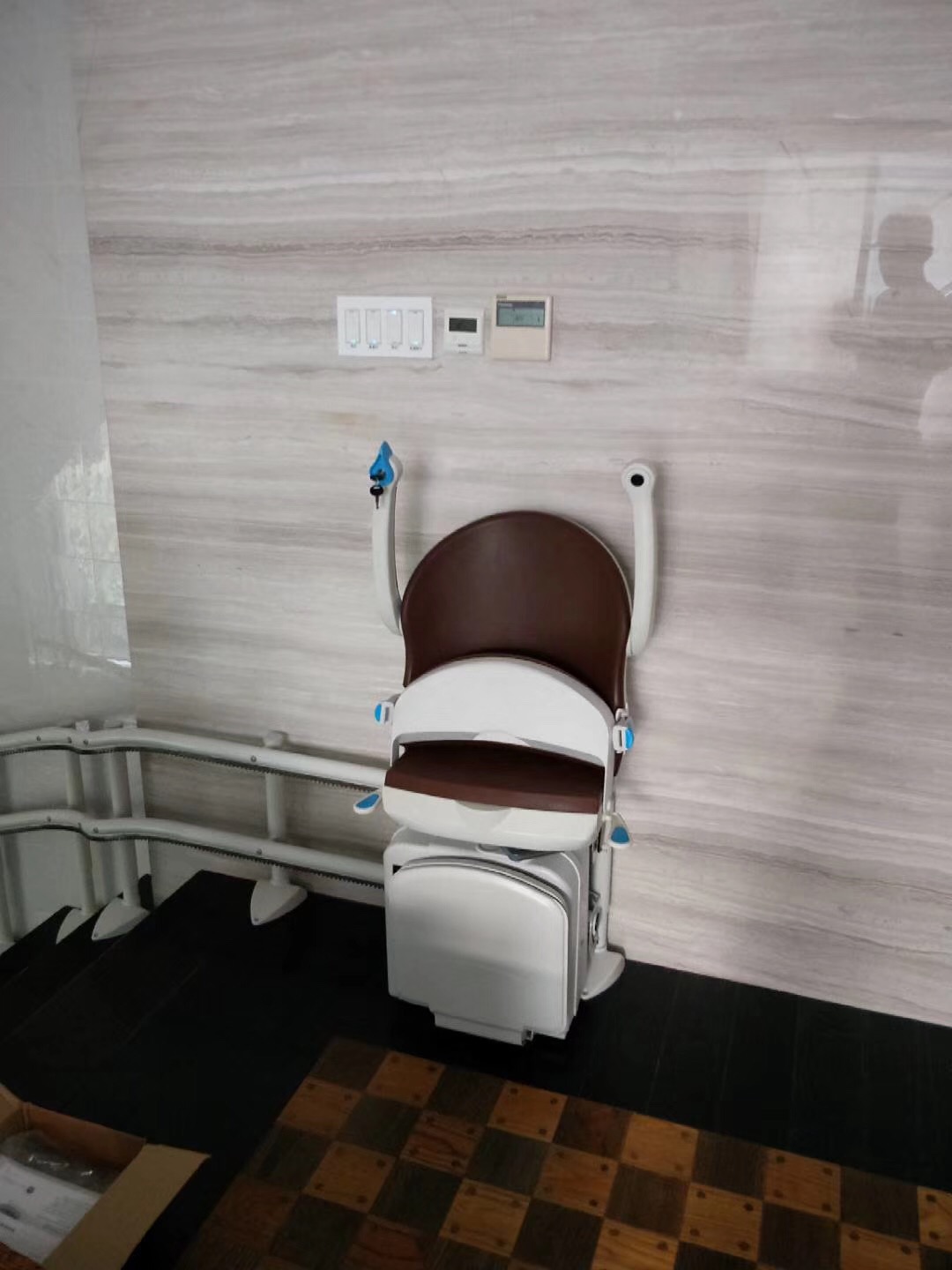 斜掛式座椅電梯 斜掛式座椅電梯 斜掛升降機(jī)